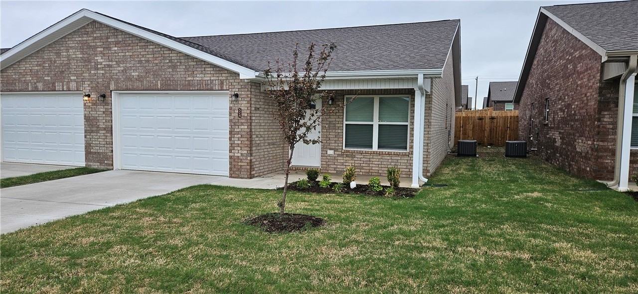 524 Nw 68th Ave - Photo 2 of 18