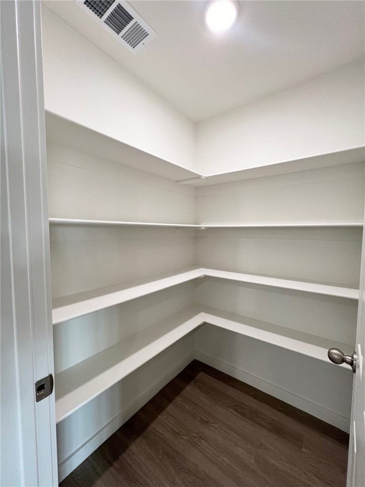 524 Nw 68th Ave - Photo 7 of 18