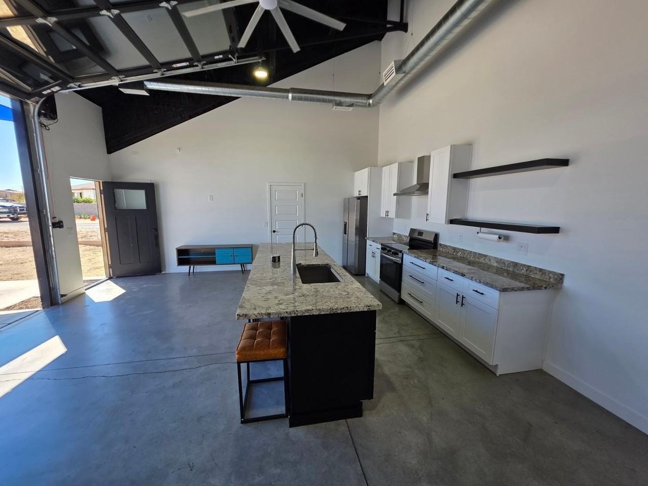 2061 W Daniel Rd #2 - Photo 4 of 25