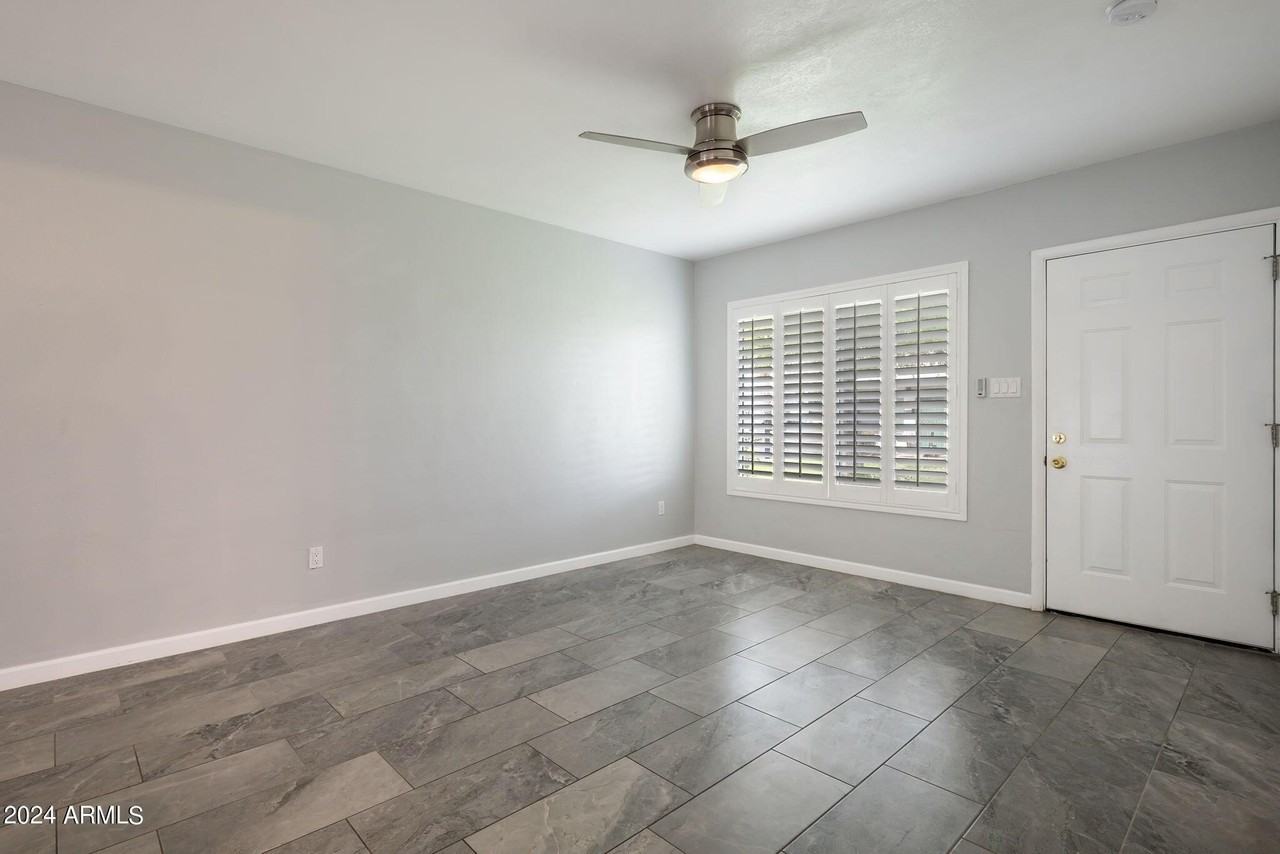 512 E Roanoke Ave #6 - Photo 3 of 21