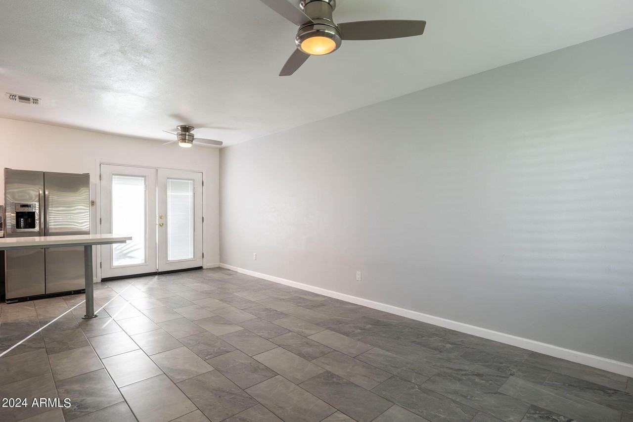 512 E Roanoke Ave #6 - Photo 6 of 21