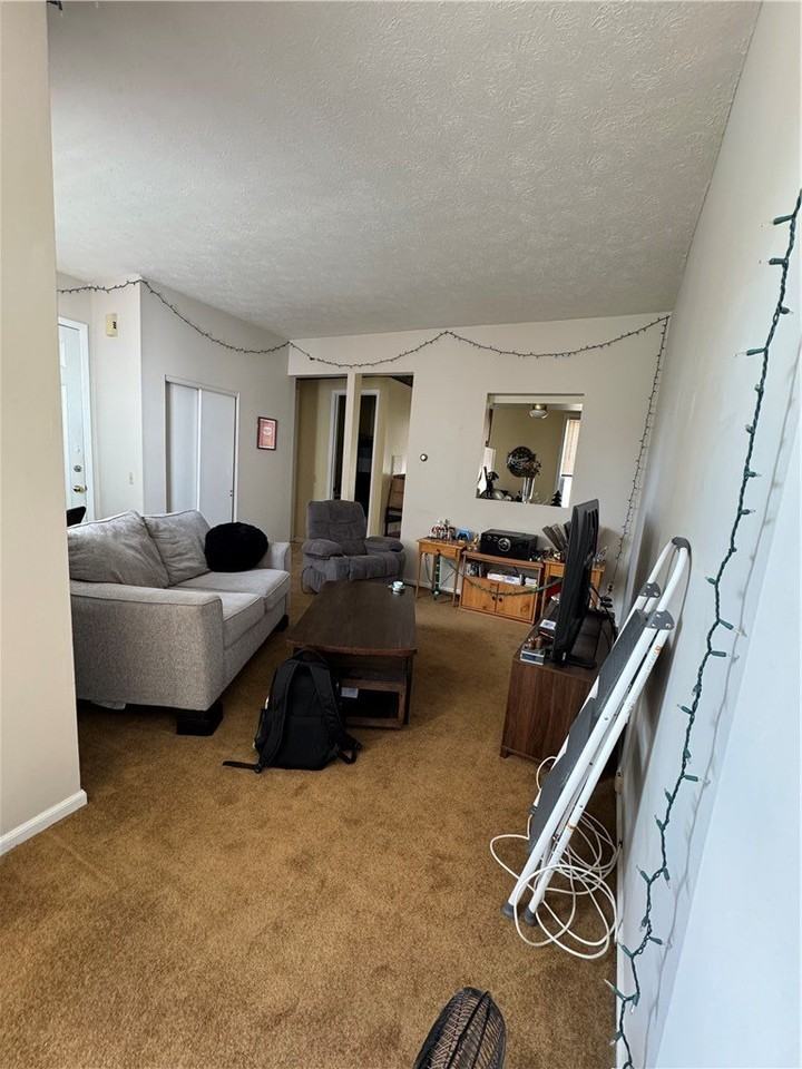 70 Alexander St - Photo 5 of 11