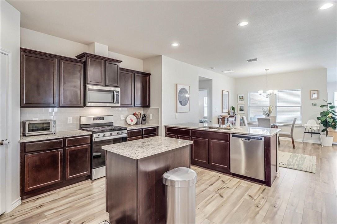 7317 Star Gazer Dr - Photo 4 of 38