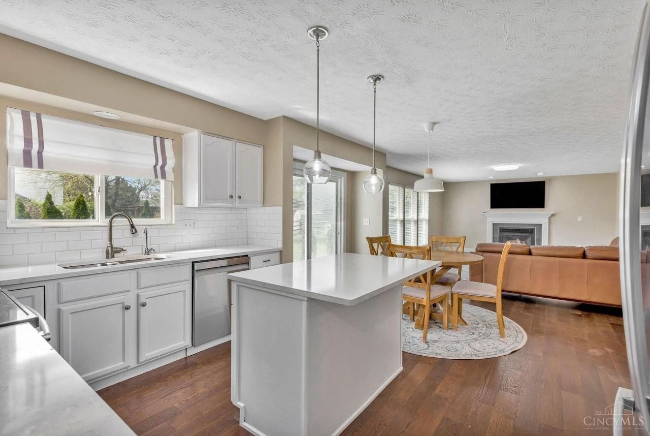 5041 Lexington Ct - Photo 7 of 50