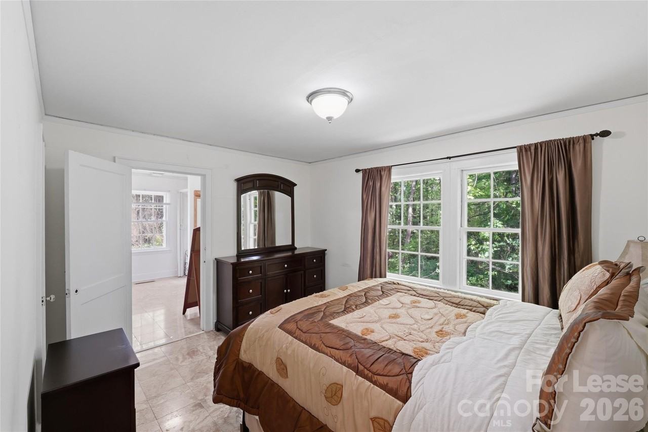 3120 Baucom Rd - Photo 4 of 26