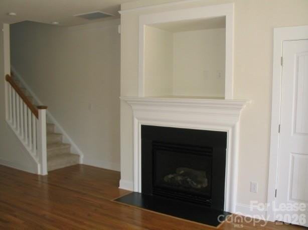 527 Dubois Ct - Photo 4 of 13