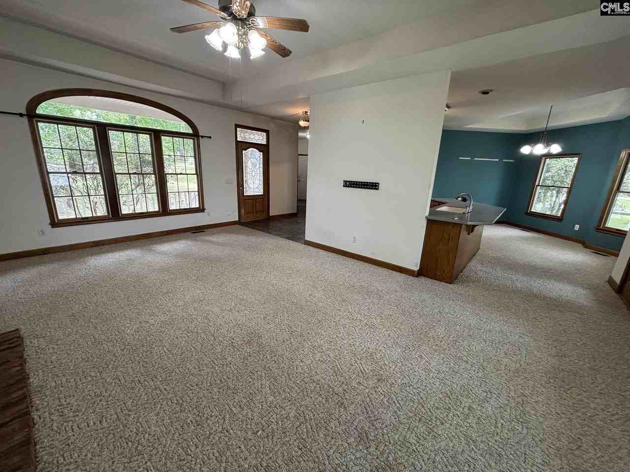 527 Superior Cir - Photo 6 of 27