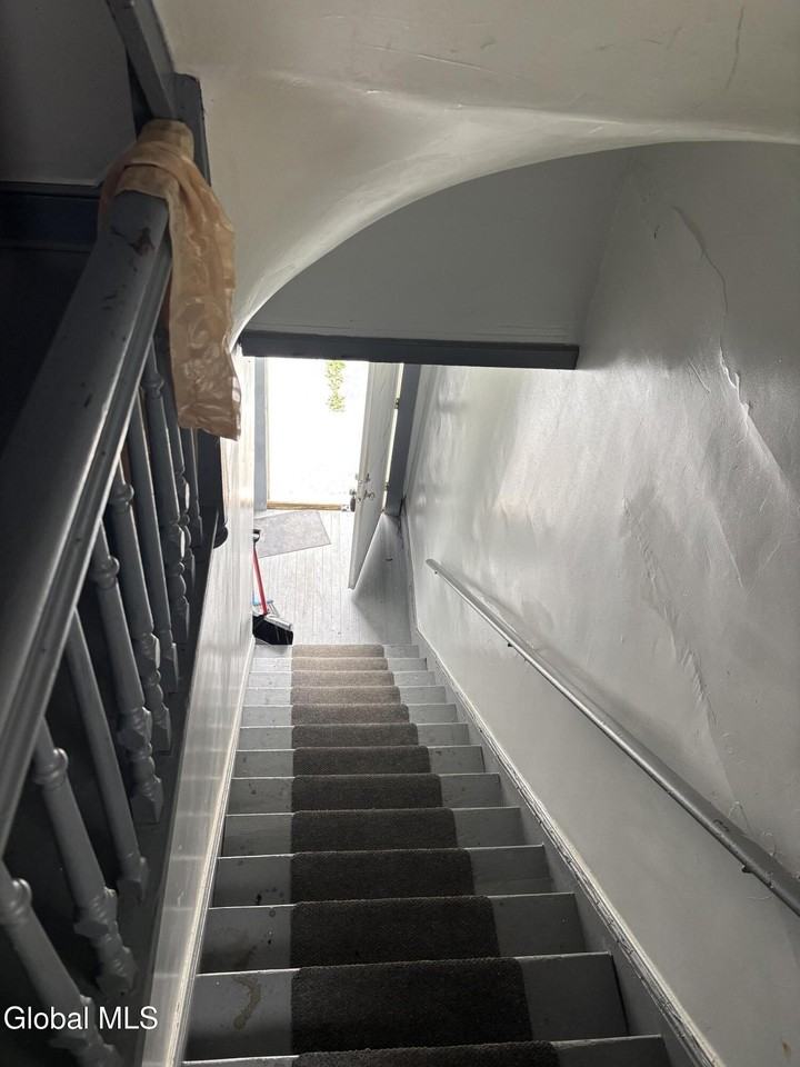 1633 Carrie St #2 - Photo 2 of 10