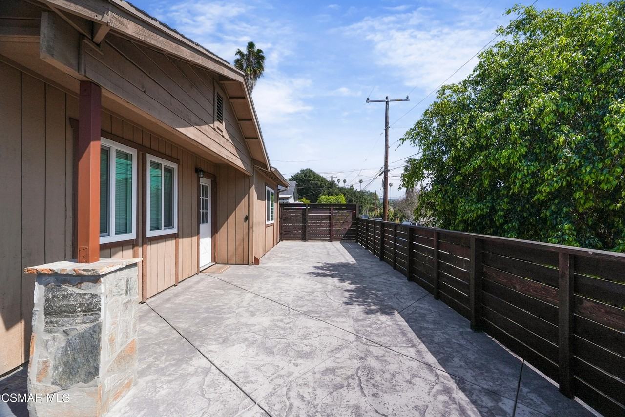 111 Everett St #A - Photo 2 of 13