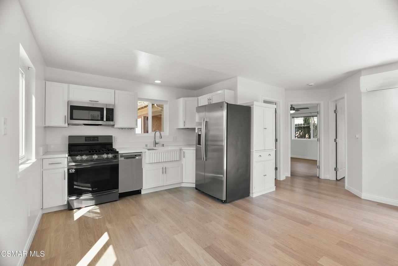 111 Everett St #A - Photo 4 of 13