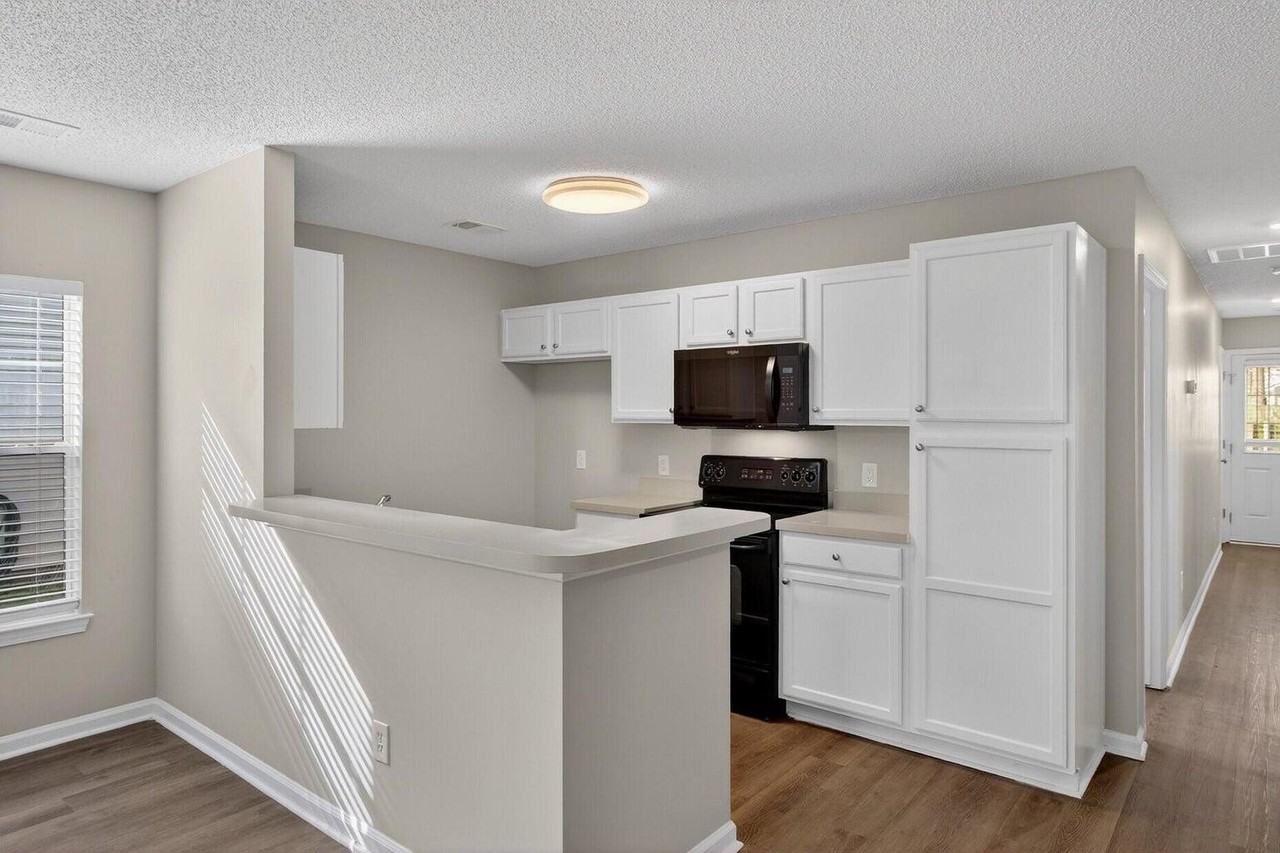 1009 Friartuck Trl - Photo 7 of 23