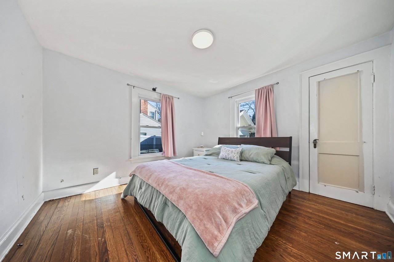 196 Waite St - Photo 6 of 15