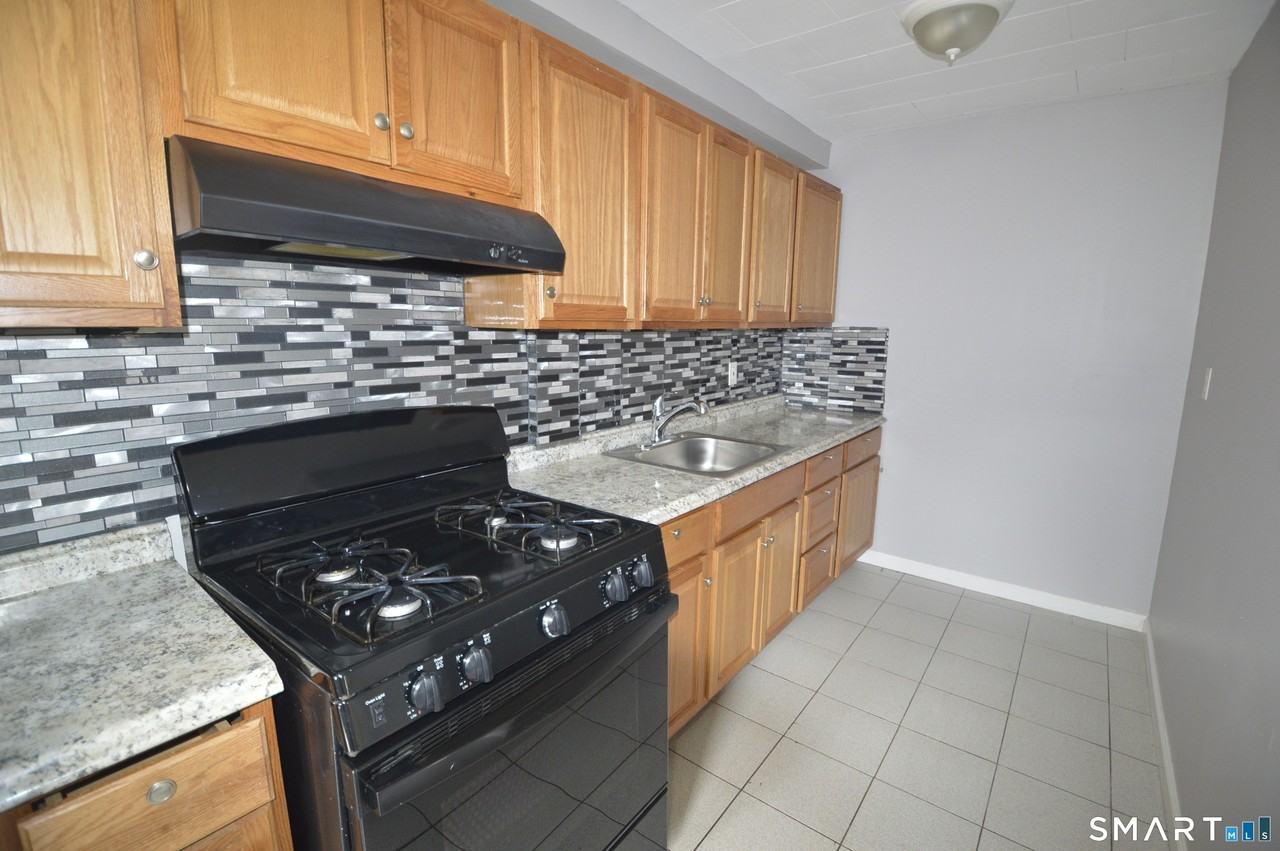 203 Main St #2ndFL - Photo 6 of 23