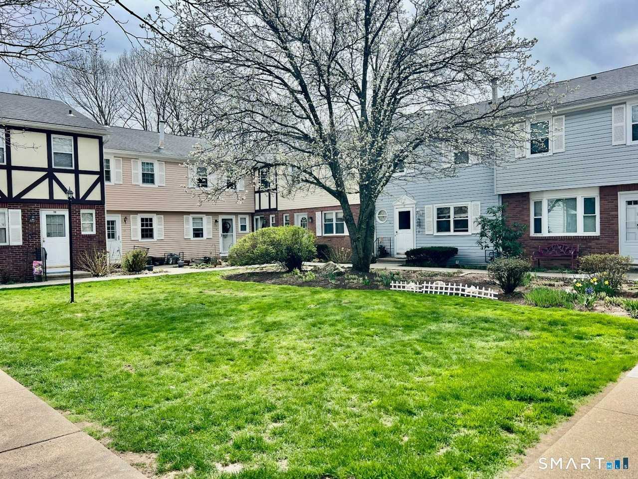 16 E Gate Ln #16 - Photo 2 of 14