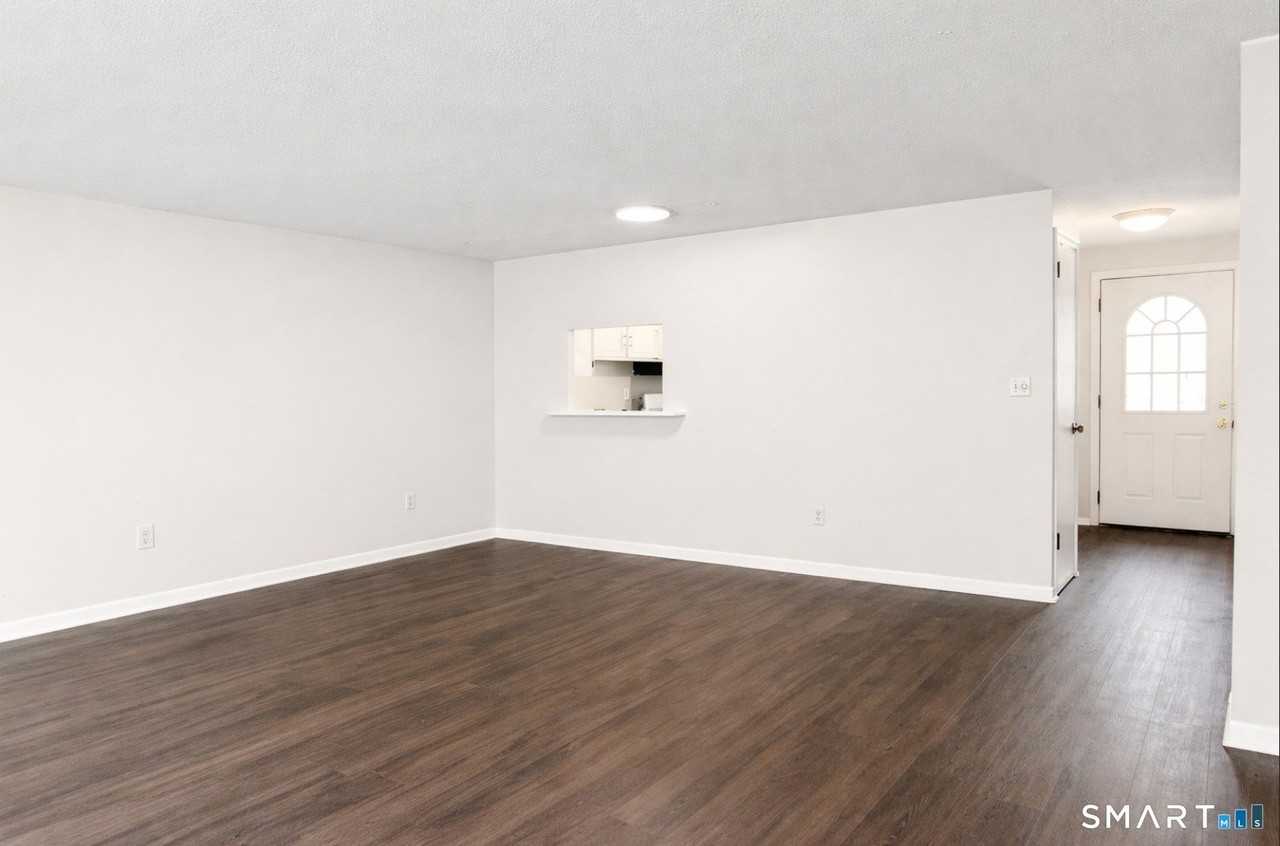 16 E Gate Ln #16 - Photo 3 of 14