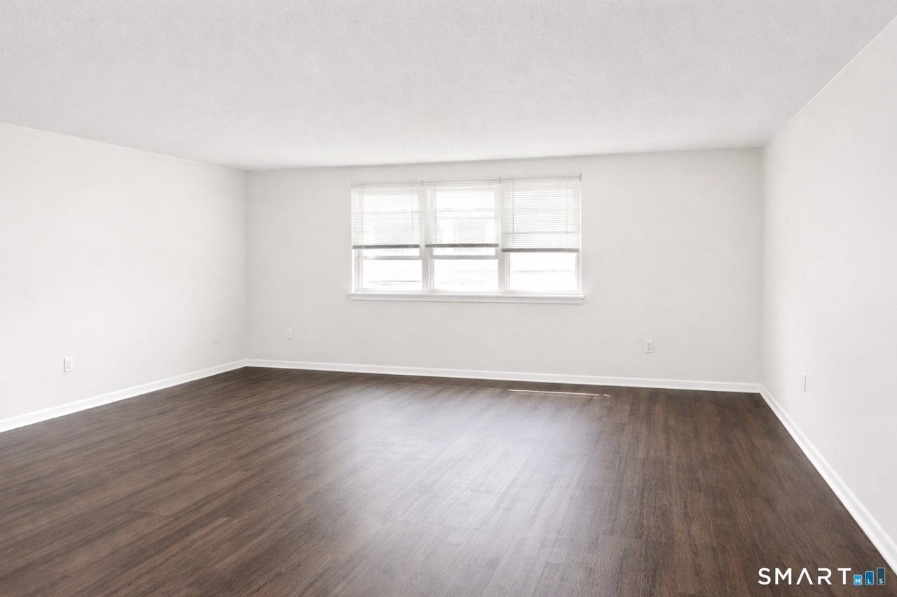 16 E Gate Ln #16 - Photo 4 of 14