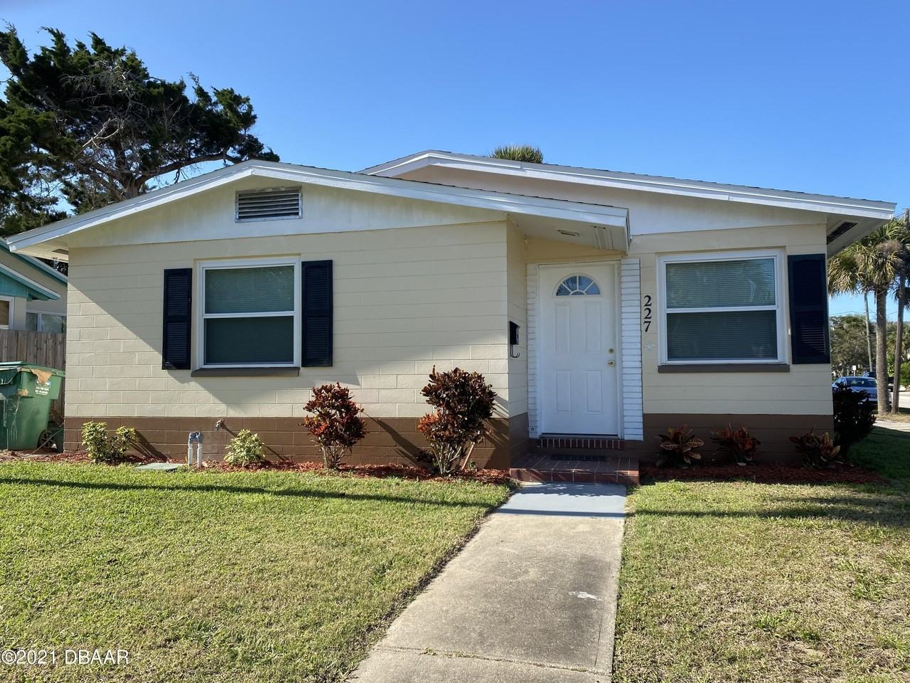 901 N Peninsula Dr - Photo 2 of 21