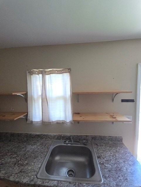 404 Sw 5th St - Photo 4 of 9