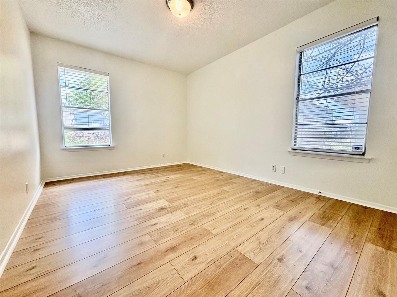 1708 Pennsylvania Ave - Photo 7 of 16