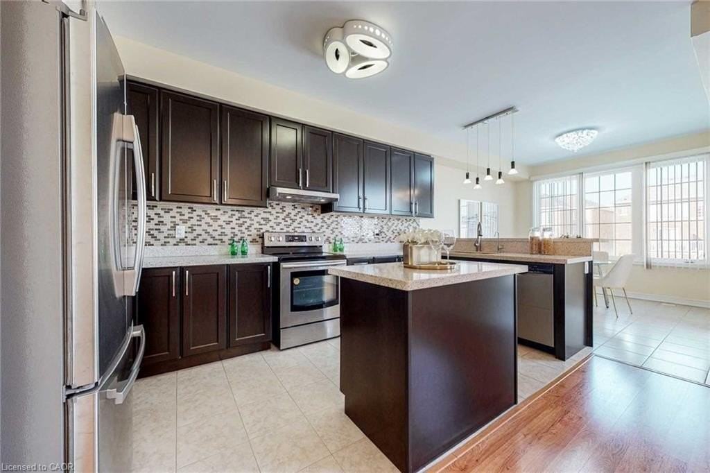 20 Highbury Crt - Photo 4 of 17