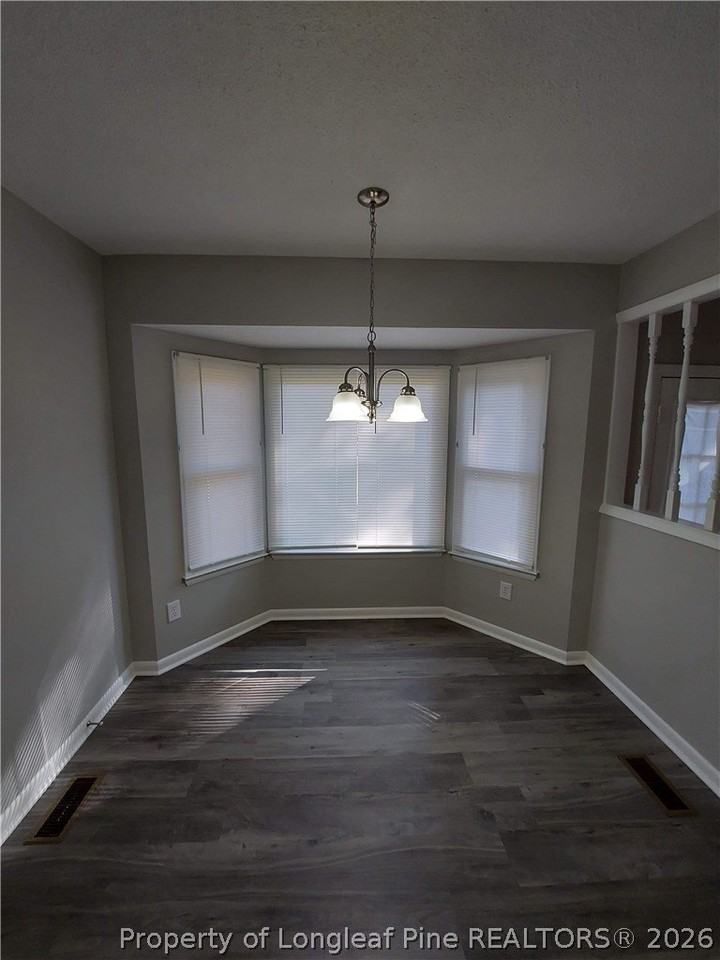 6701 Vaughn Rd - Photo 3 of 13