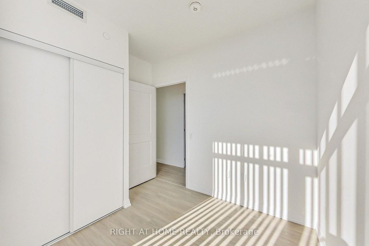 50 Dunfield Avenue #2113 - Photo 4 of 12