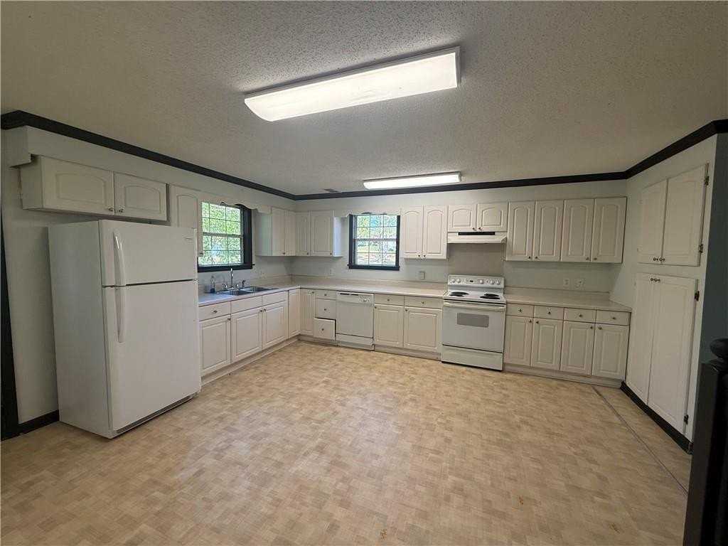 4861 Hopewell Church Rd - Photo 3 of 14