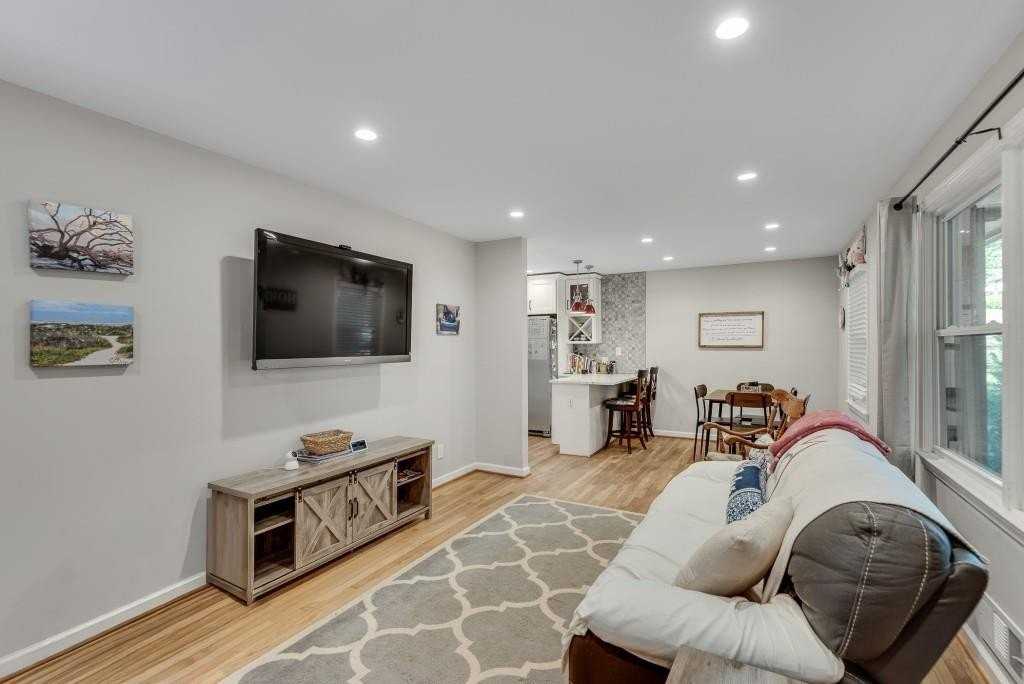 3201 Valaire Dr - Photo 5 of 28