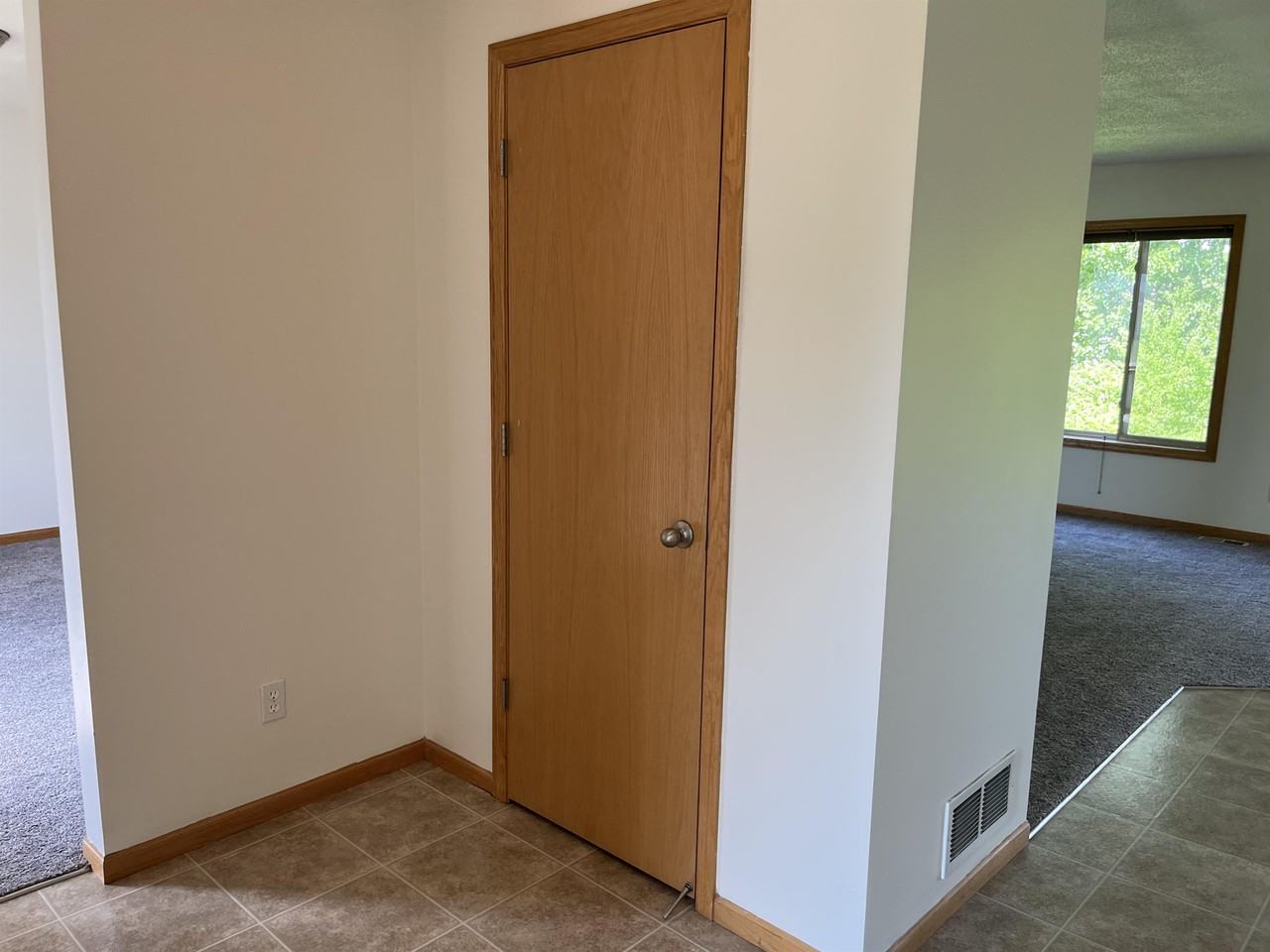 9141 Leaf Cir #1 - Photo 4 of 29