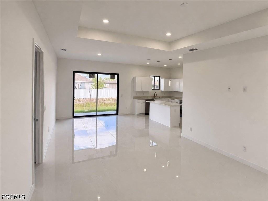 2102 Nw 25th Pl - Photo 4 of 23