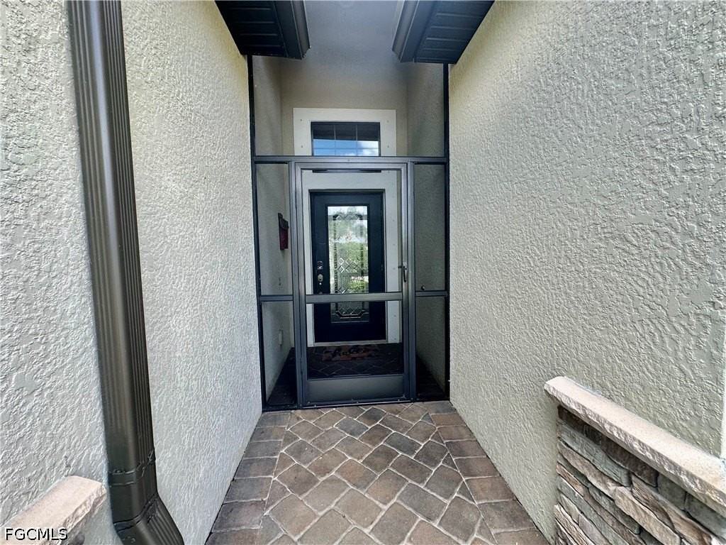 12952 Broomfield Ln - Photo 3 of 17