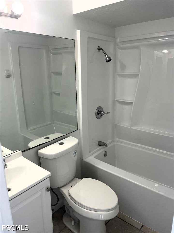 104 Se 16th Pl #A - Photo 6 of 7