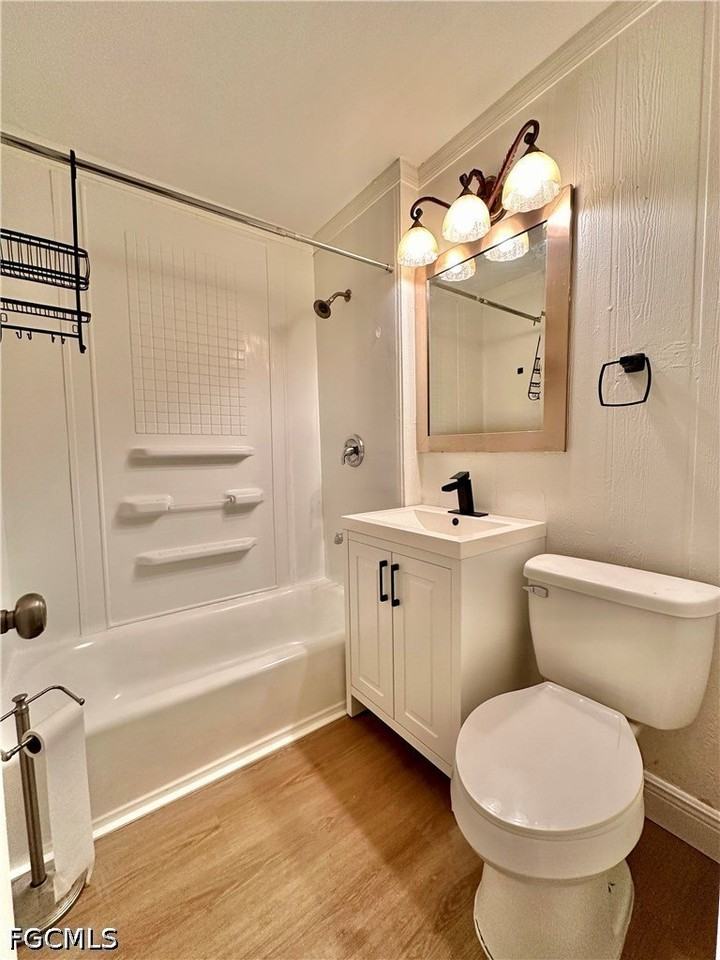 3208 Dale St - Photo 4 of 12