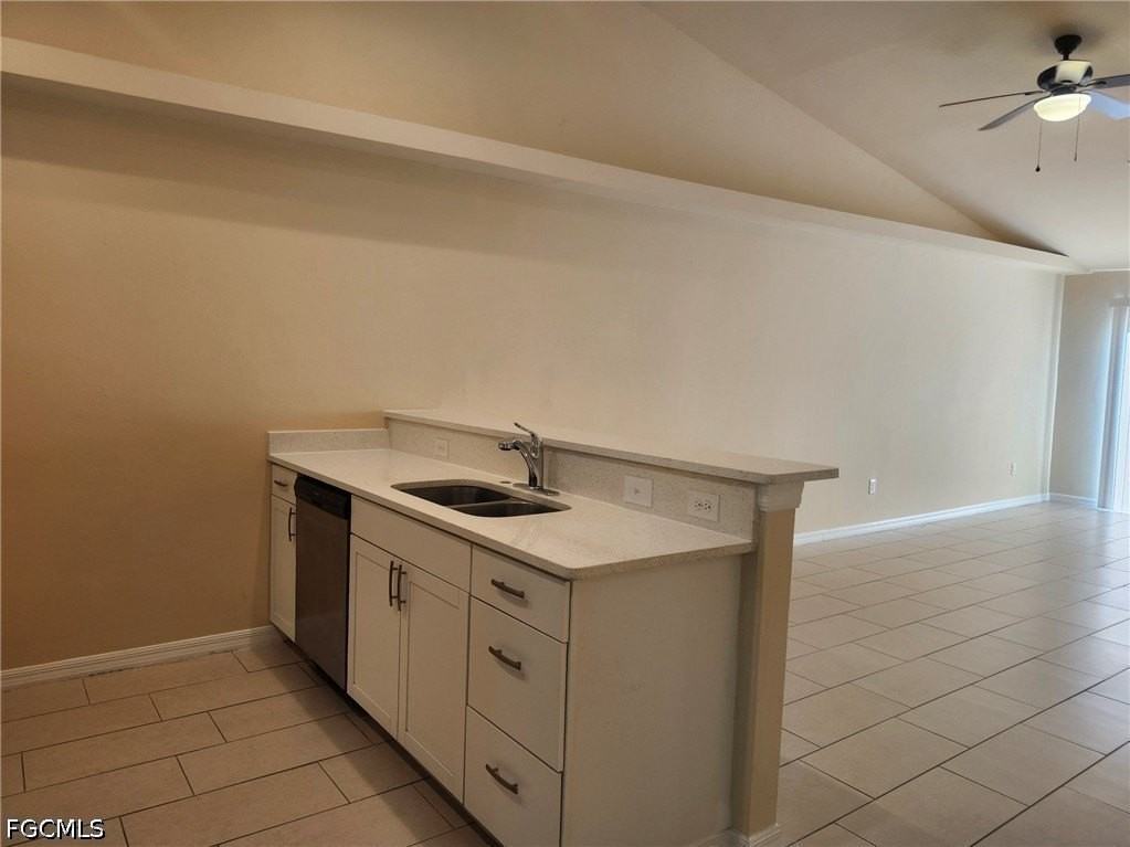 3315 Sw 15th Pl - Photo 4 of 20