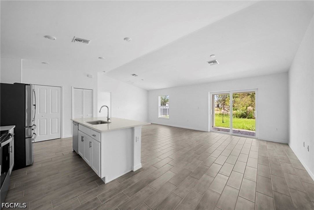 2815 24th St W - Photo 2 of 23