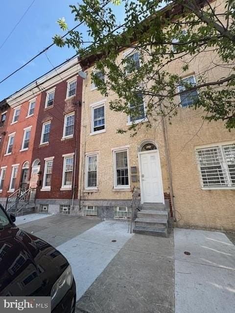 923 N 28th St #1stFL - Photo 2 of 12