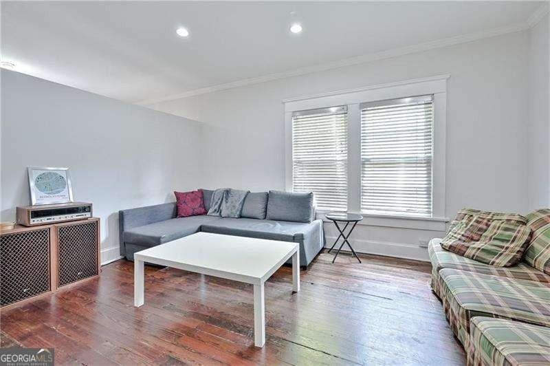 1070 Wylie St Se - Photo 5 of 31