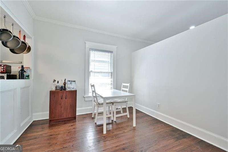 1070 Wylie St Se - Photo 7 of 31