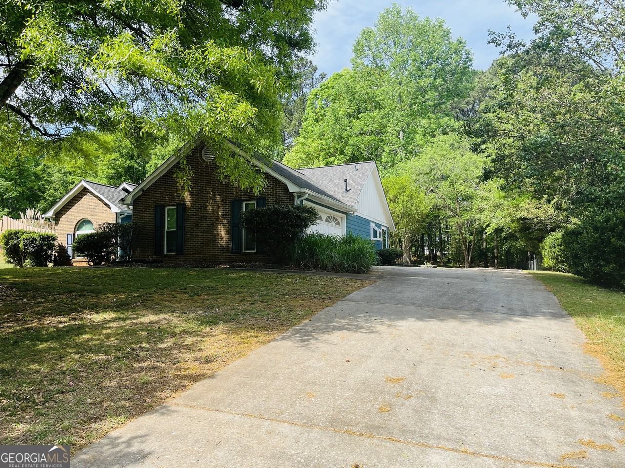 165 River Park Dr - Photo 2 of 30