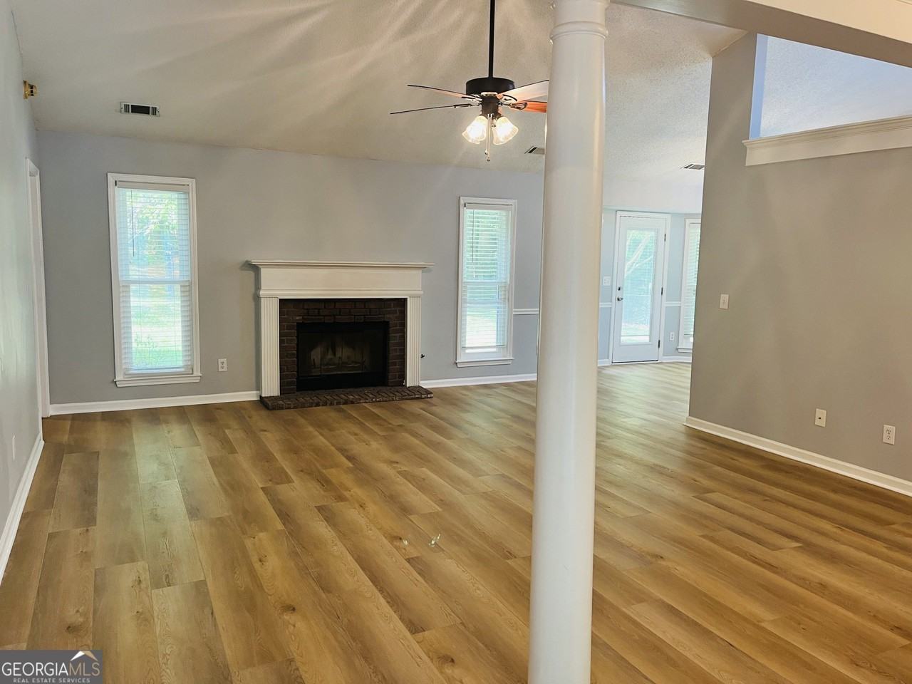 165 River Park Dr - Photo 4 of 30