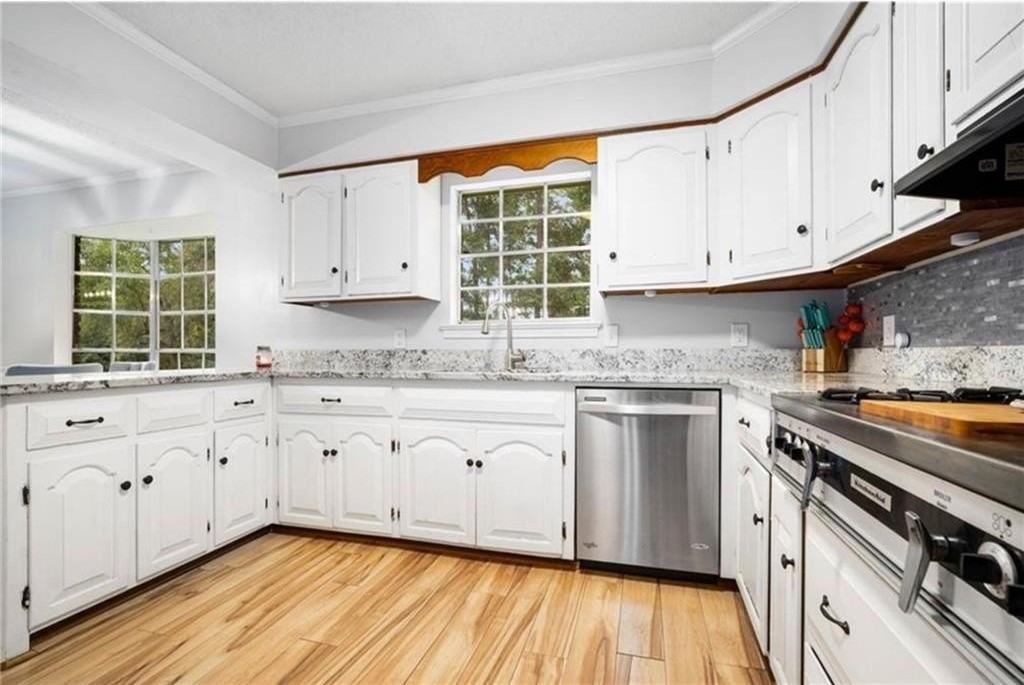 7807 Yorkhaven Rd - Photo 3 of 16