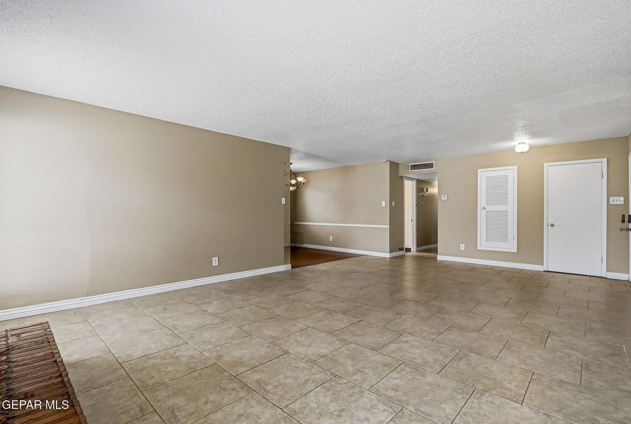 6613 Escondido Dr #B - Photo 5 of 29