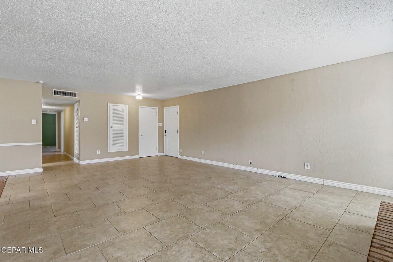 6613 Escondido Dr #B - Photo 6 of 29