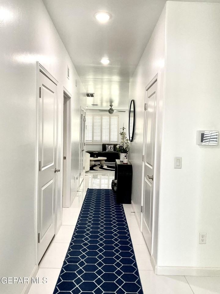 8919 Eclipse St #B - Photo 4 of 41