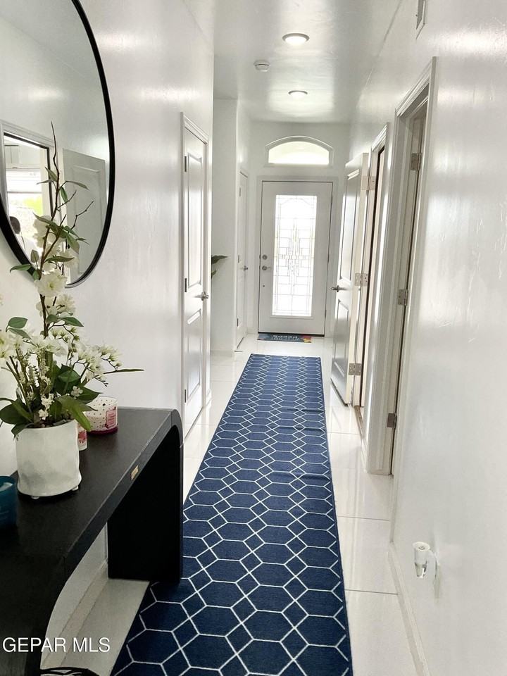 8919 Eclipse St #B - Photo 5 of 41