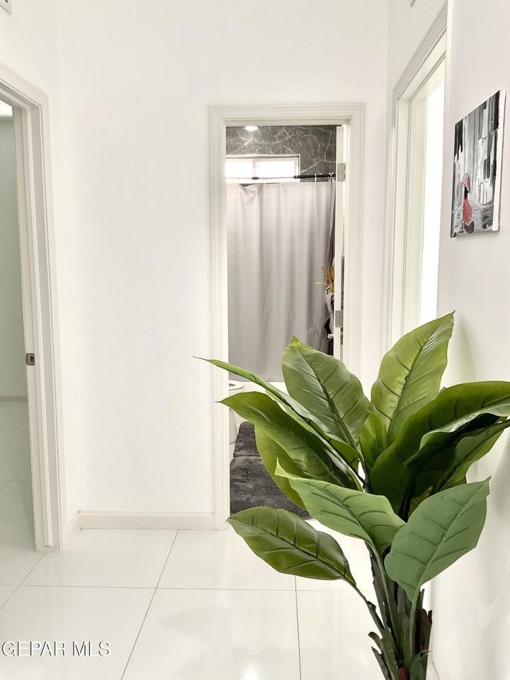 8919 Eclipse St #B - Photo 6 of 41