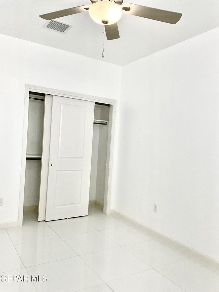 8919 Eclipse St #B - Photo 7 of 41