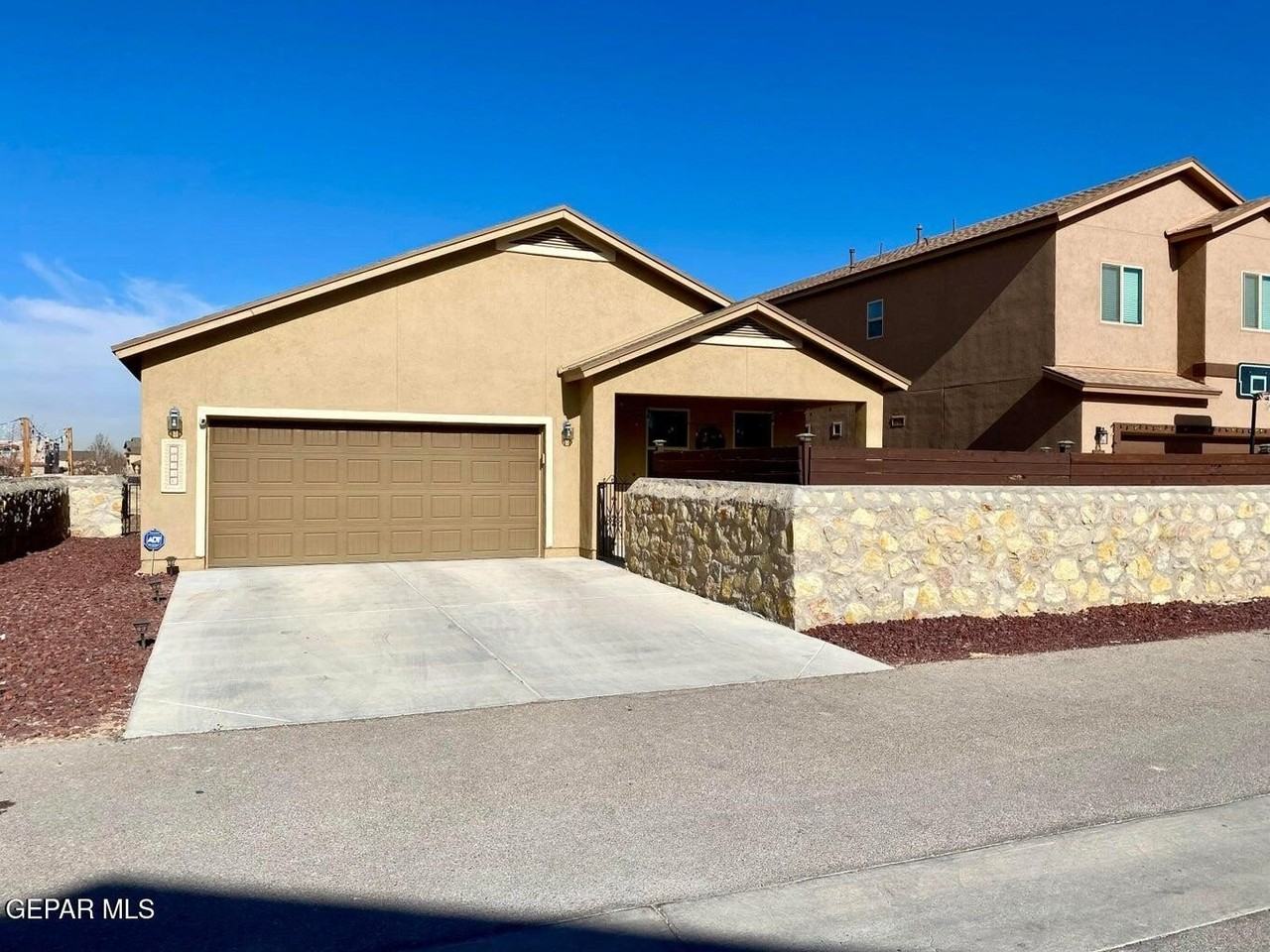 14436 Alyssa Marie Dr - Photo 2 of 23