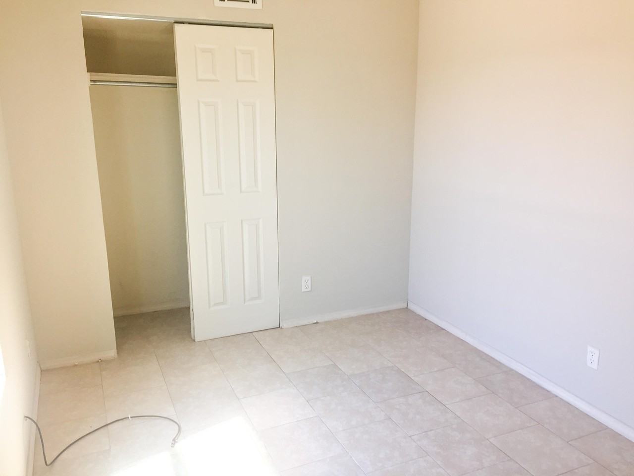 1654 Exeter Dr #4 - Photo 7 of 8