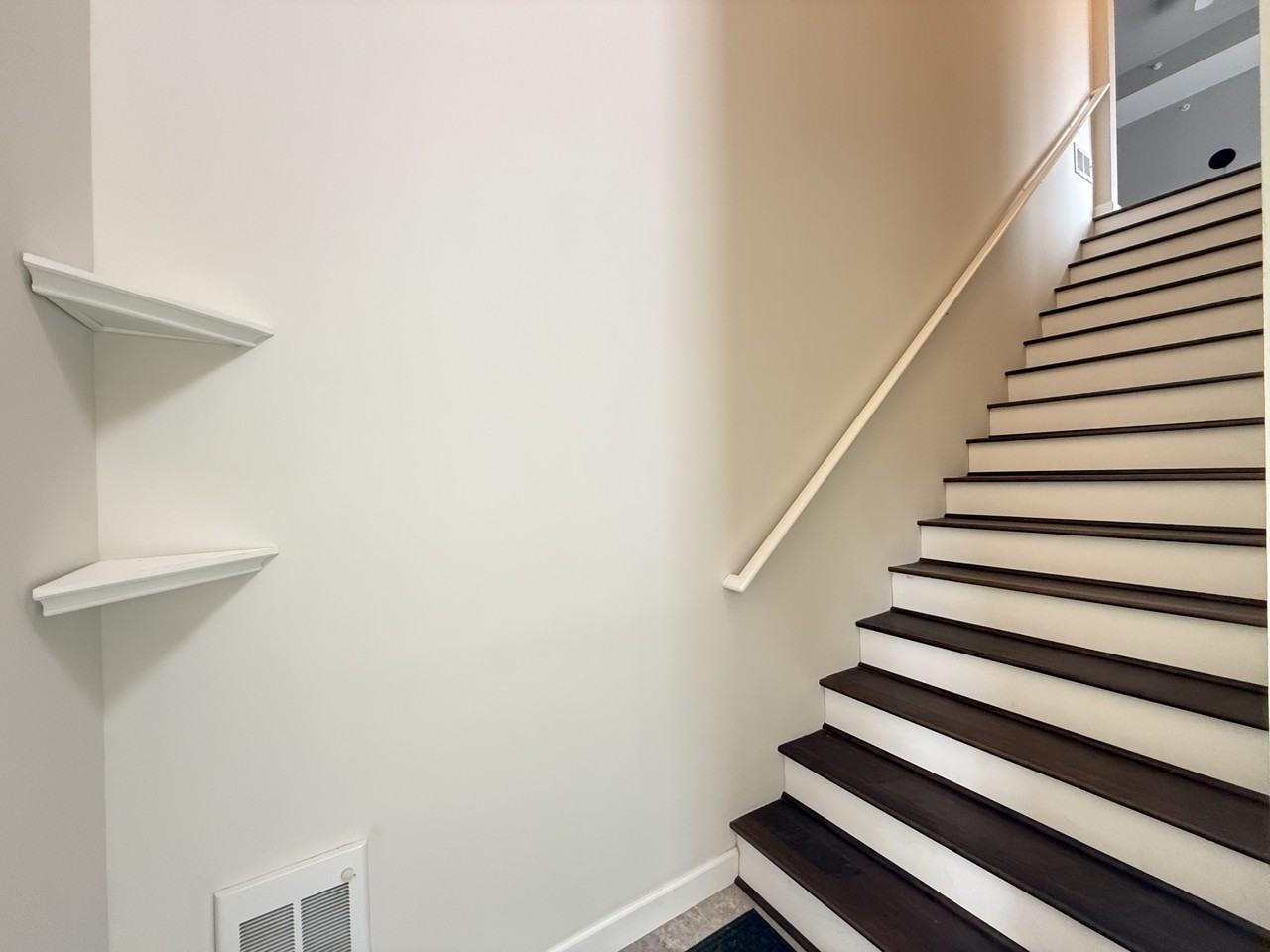 5606 Arbor Chase Dr #1 - Photo 3 of 32